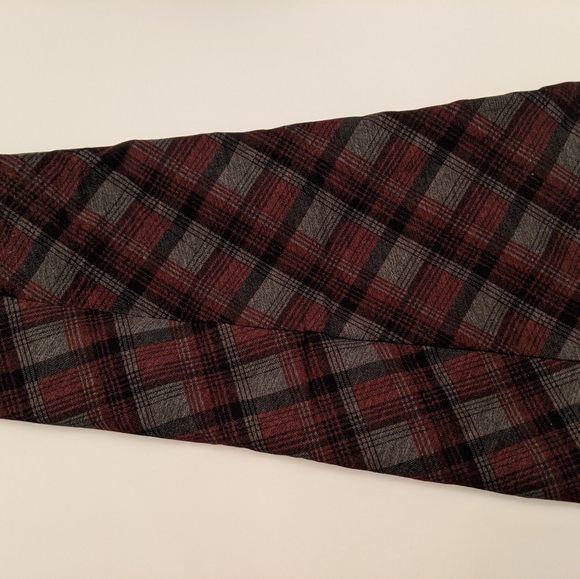 Gorgeous thick plaid waist skirt with lining. - Picture 6 of 6